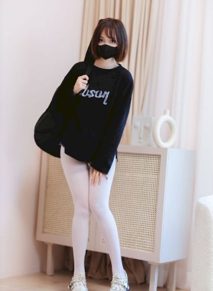 年轻的女教师2在线播放