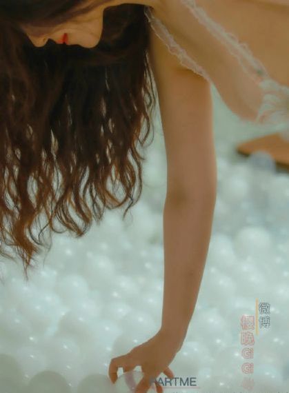 美丽的小蜜蜂美国版7娃娃脸