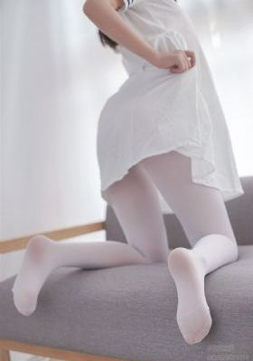 美女露出让男生揉的电影